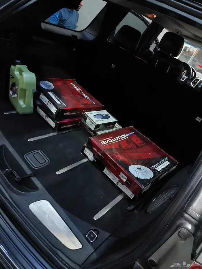 جيب قراند شيروكي SRT 2012 ممشى قليل 9