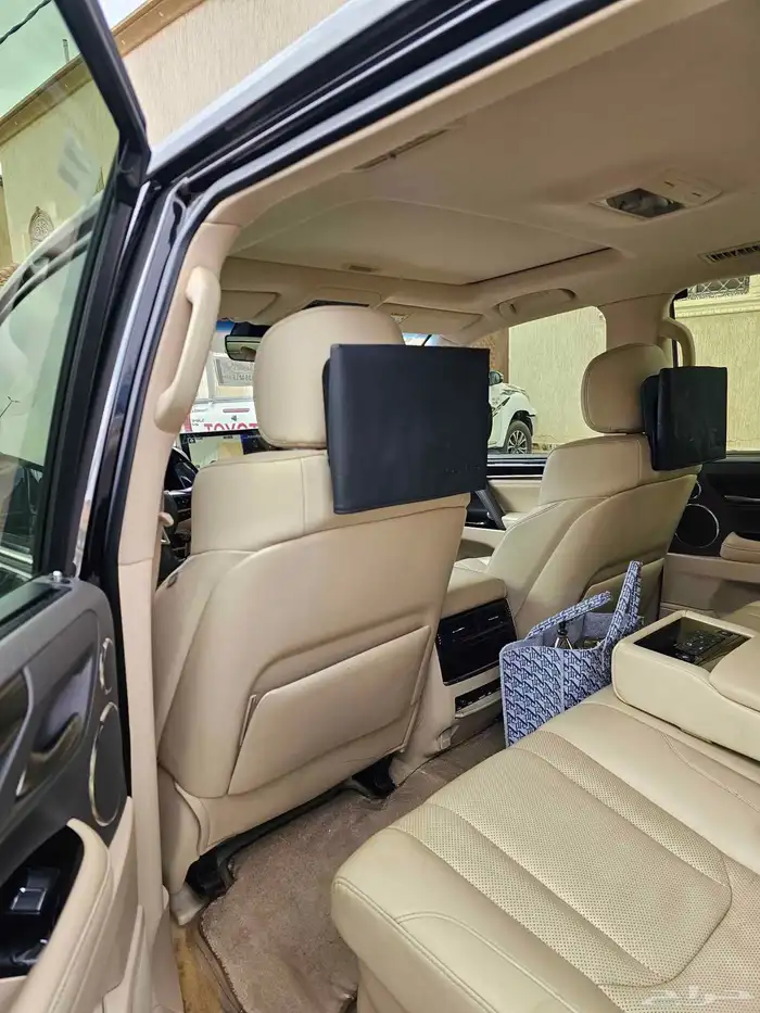 للبيع لكزس LX 2021 سعودي فل السعر 318 4