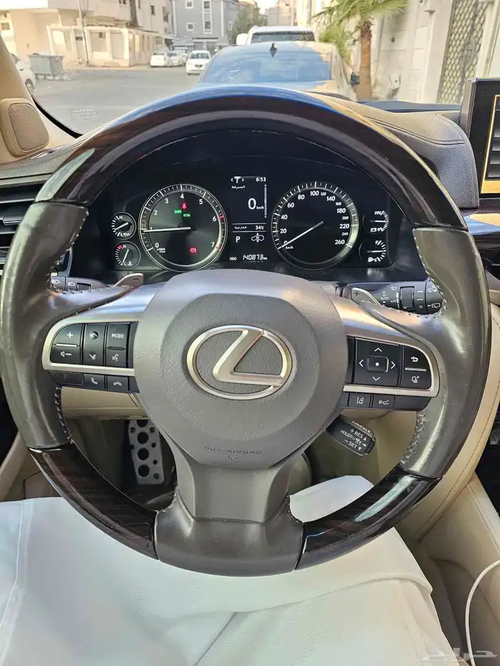 للبيع لكزس LX 2021 سعودي فل السعر 318 6