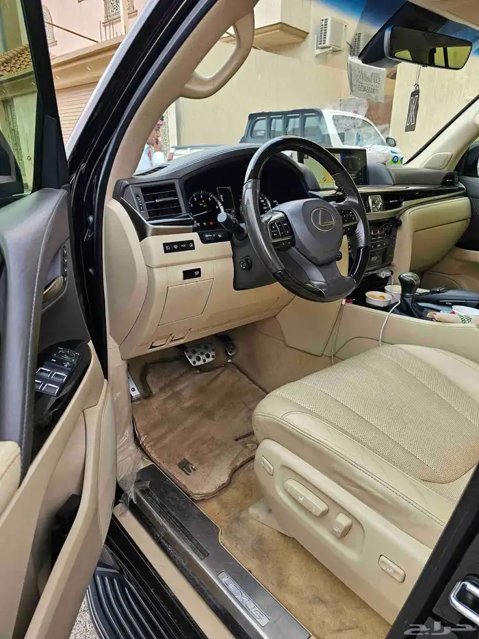 للبيع لكزس LX 2021 سعودي فل السعر 318 5