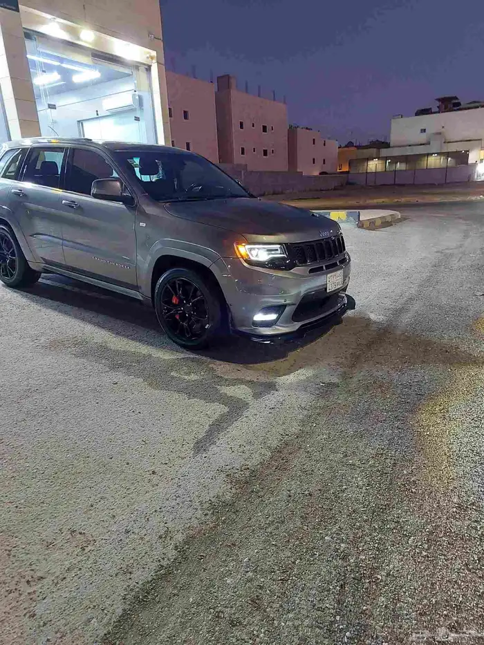 جيب قراند شيروكي SRT 2012 ممشى قليل 19