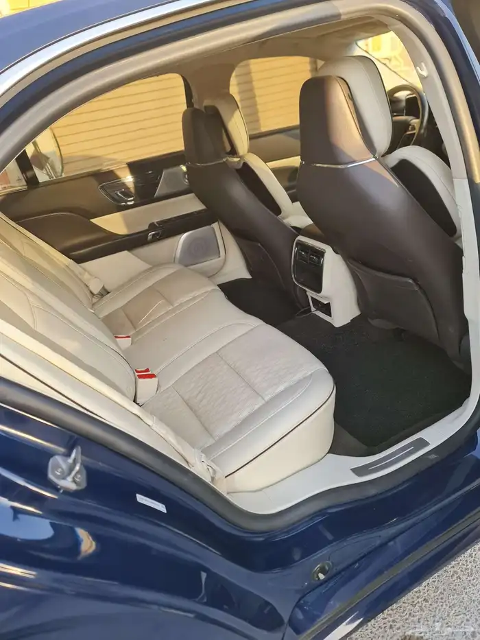 لينكون كونتيننتال الرئاسية الأحساء 25