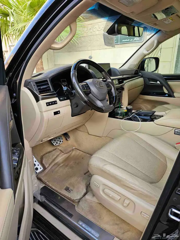 للبيع لكزس LX 2021 سعودي فل السعر 318 7