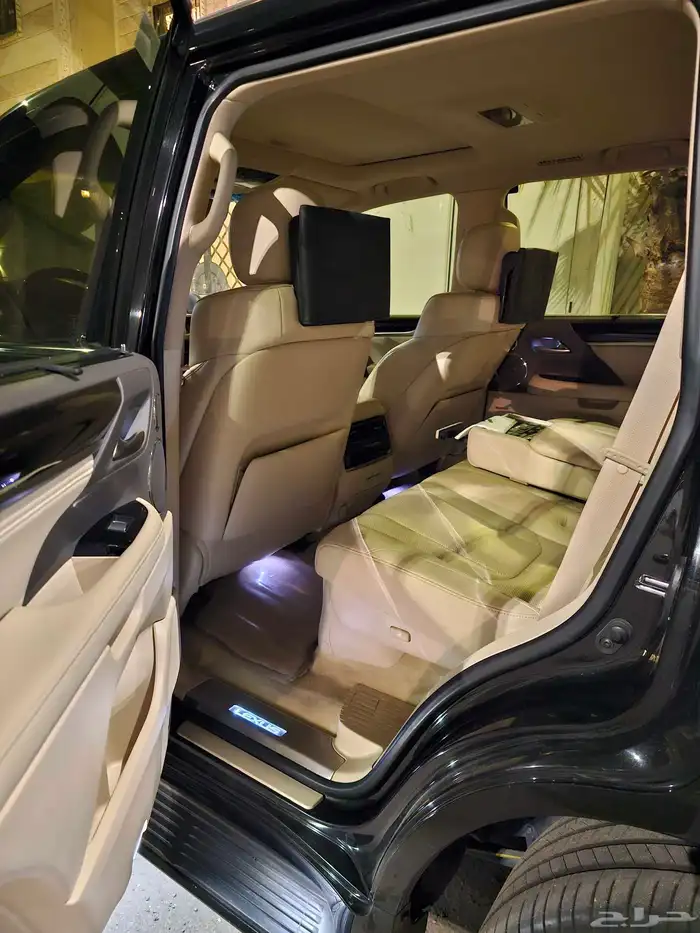 للبيع لكزس LX 2021 سعودي فل السعر 318 9