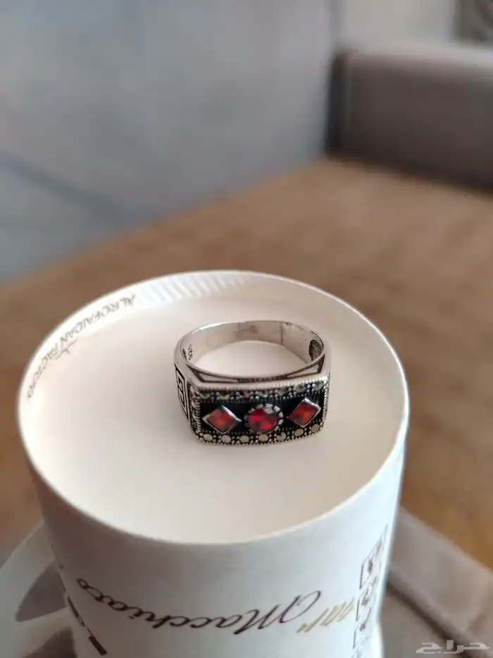 للبيع خاتم فضي ايطالي 925مقاس 19 0