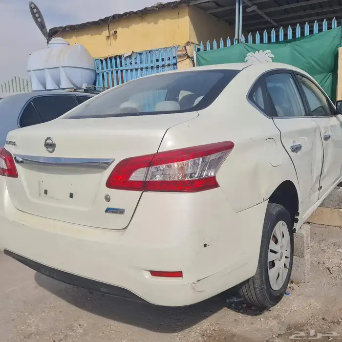 نيسان سنترا مديل2017للبيع قطع غيار فقط 1