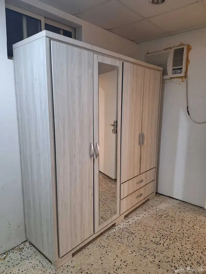 دواليب كبير و وسط مع غرفة نوم 3