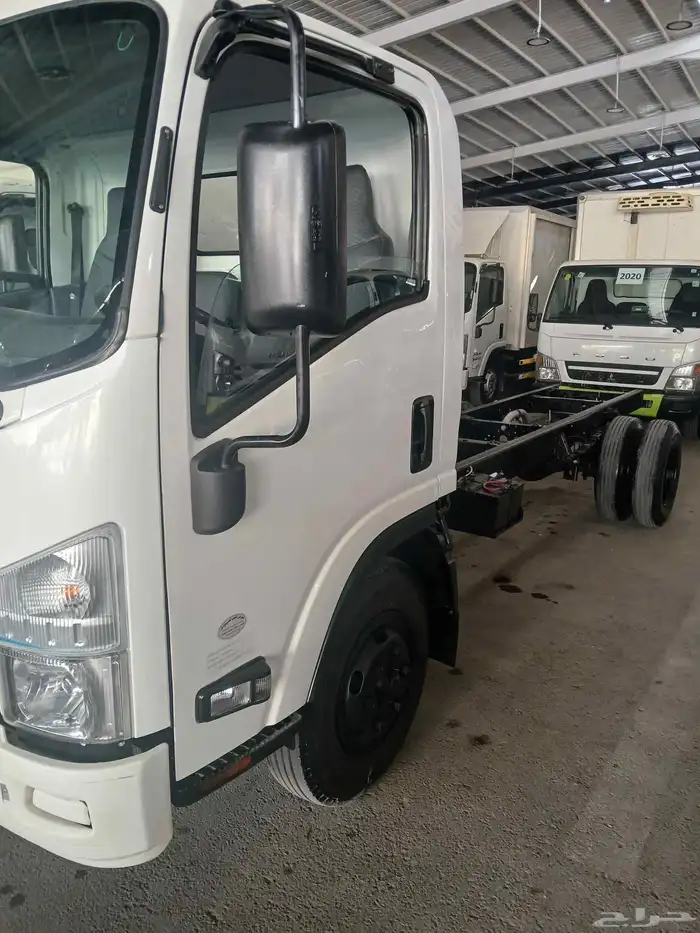 معرض متعب لجميع انوع الايسوزو الرياض معارض الشفا 1