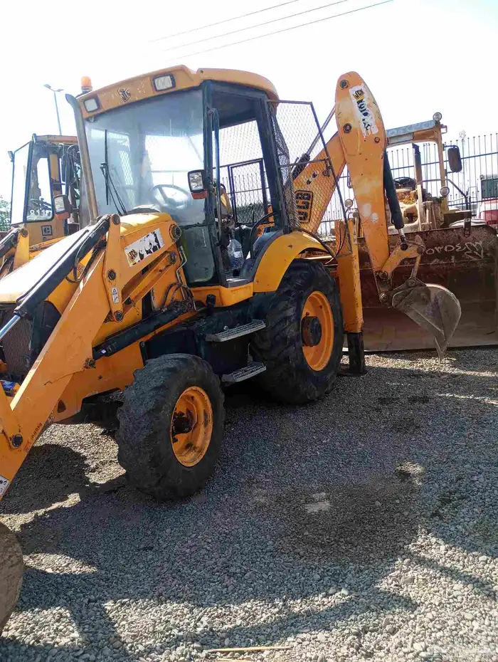 عرجاء جي سي بي للاجار 0