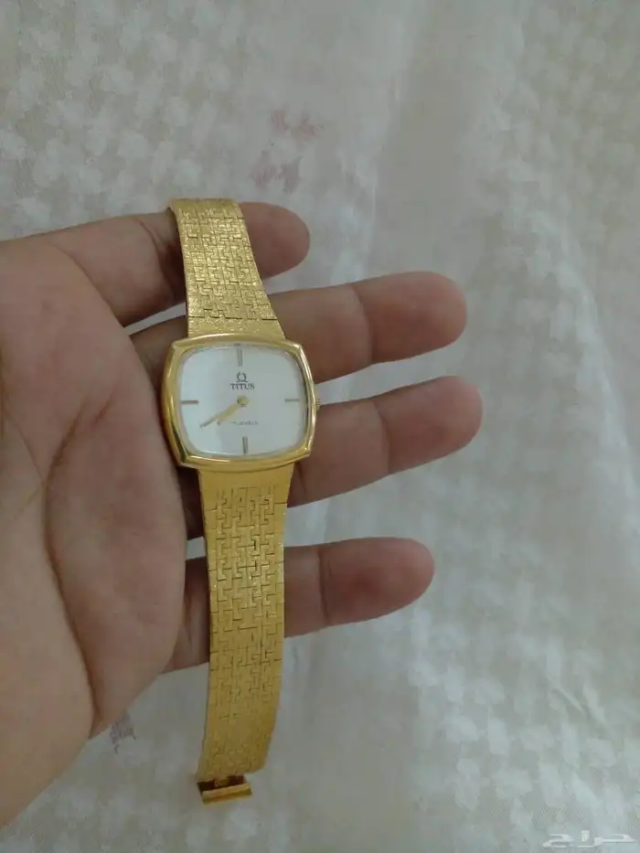 ساعة تيتوس سويسري 6