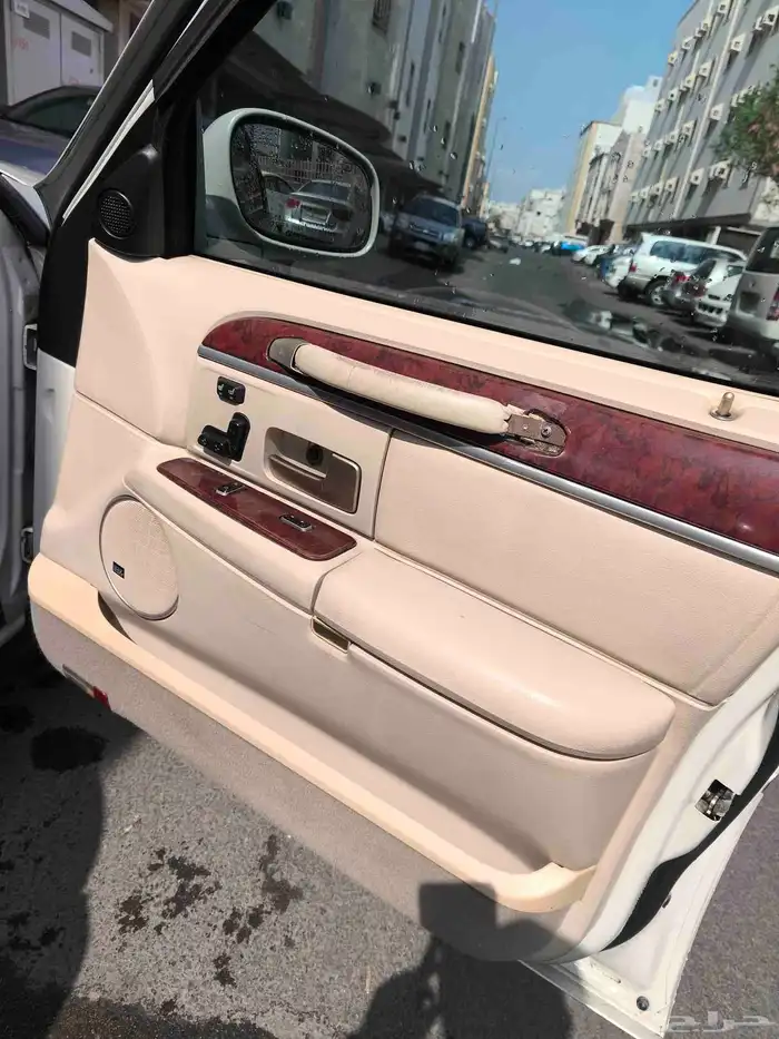 لنكون تاون كار 12