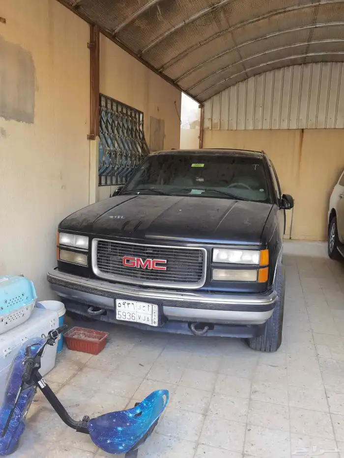 GMC 1999 yukon4 4 17