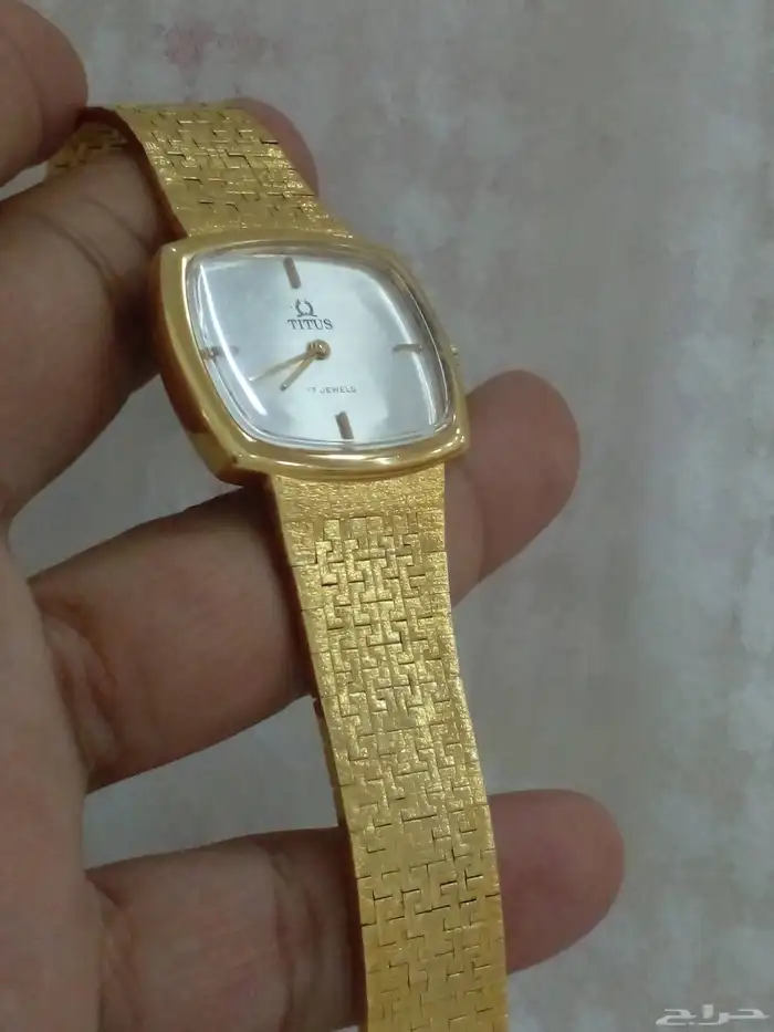 ساعة تيتوس سويسري 1