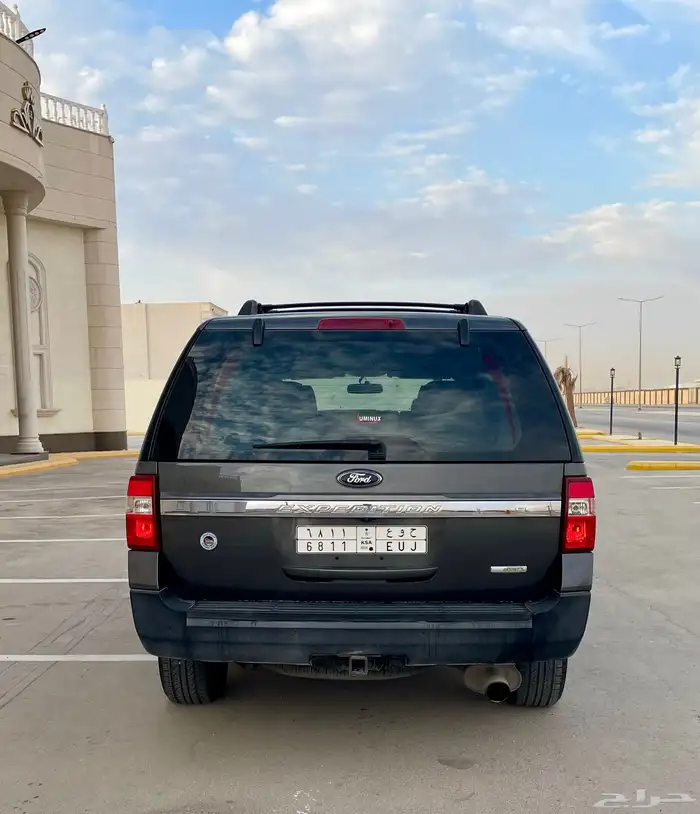 للبيع فورد اكسبيدشن طويل 2016 مالك اول بدون دبل 6
