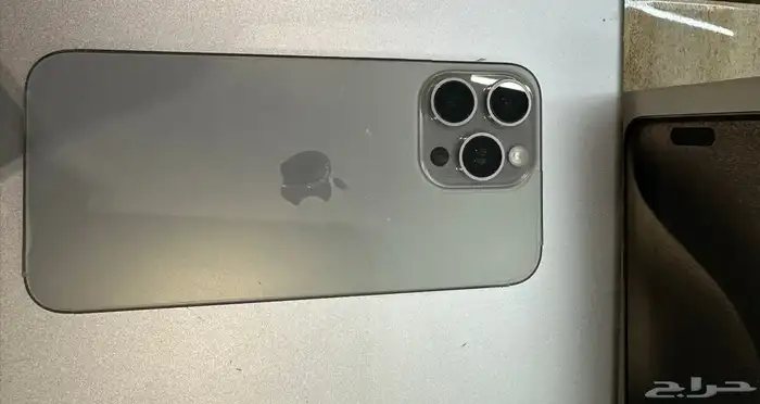 آيفون 15 بروماكس 256قيقا تيتانيوم طبيعي نظيف جدا 2