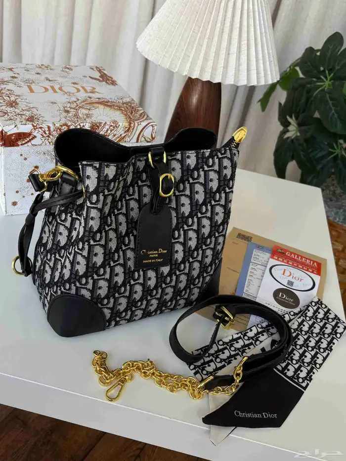 شنط كرستانديور مست)(شنل وبرادا. مستر شد بلد جلد ناعم وخفي 5