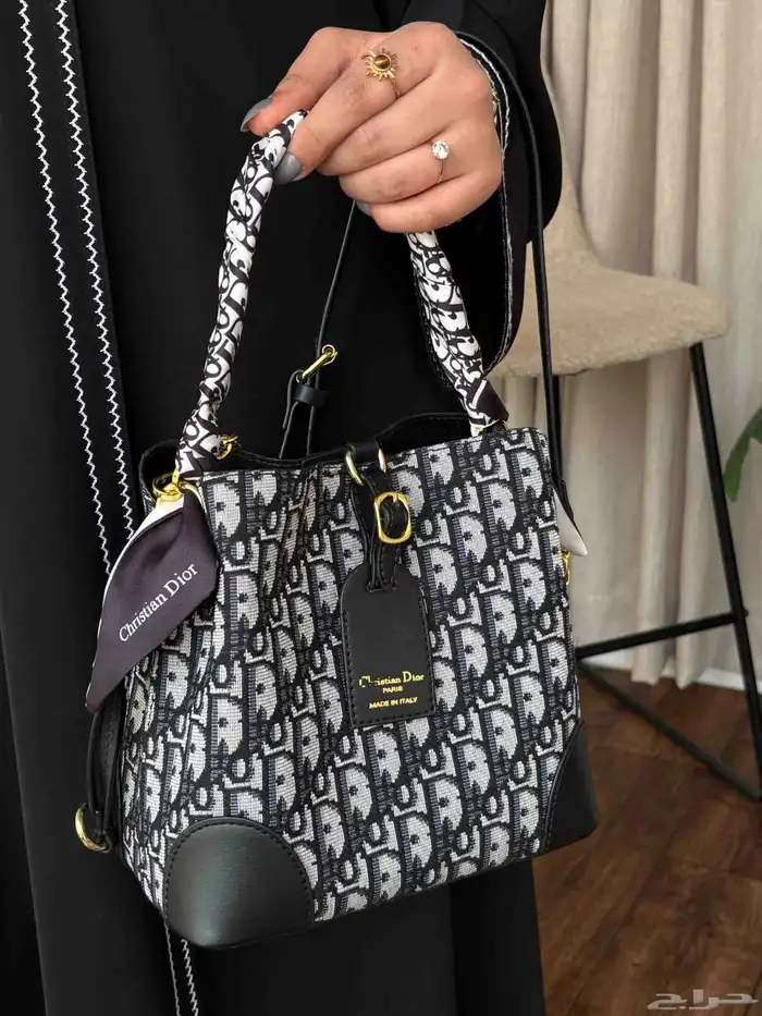 شنط كرستانديور مست)(شنل وبرادا. مستر شد بلد جلد ناعم وخفي 1