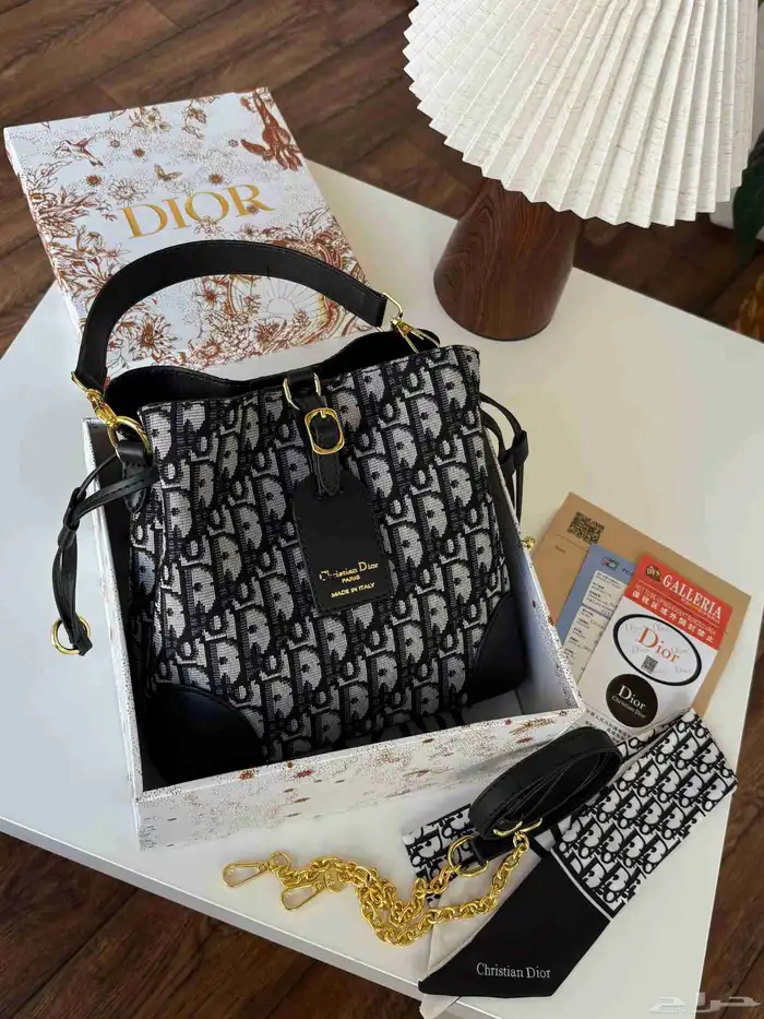 شنط كرستانديور مست)(شنل وبرادا. مستر شد بلد جلد ناعم وخفي 4