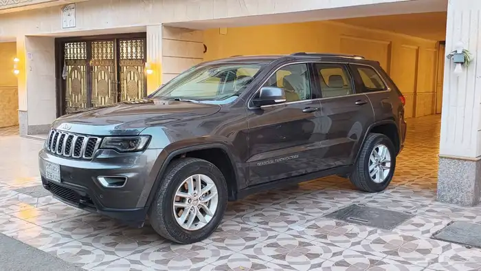 جراند شيروكي 2017 نظيف جدا 12