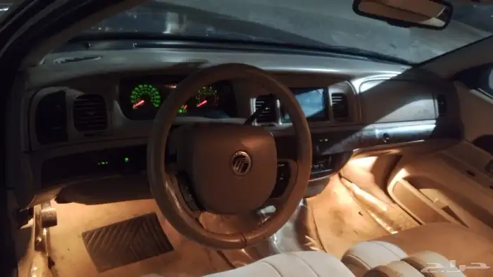 للبيع فورد جراند ماركيز 2008 9