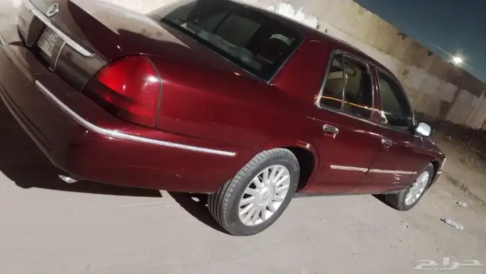 للبيع فورد جراند ماركيز 2008 7