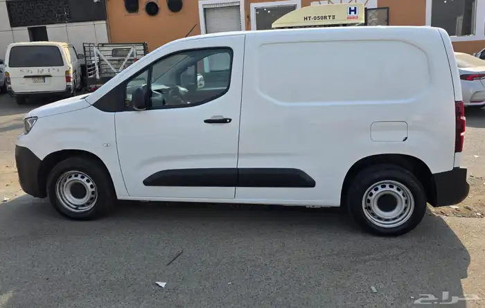 للتنازل بيجو بارتنر 2022 ديزل( ثلاجة ) 9