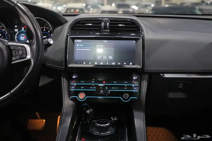 جاكور F-pace 2019 فل كامل 12