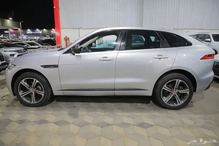 جاكور F-pace 2019 فل كامل 6