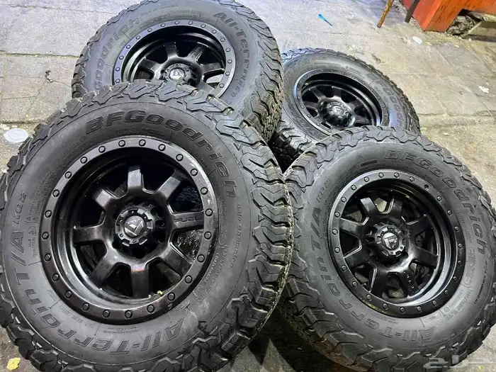 جنوط فيوال اصلي مع كفرات بي اف جودرتش أمريكي 17 مقاس تاريخ23 0