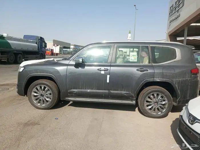 تويوتا لاند كروزر جكسار VX هايبرد 1