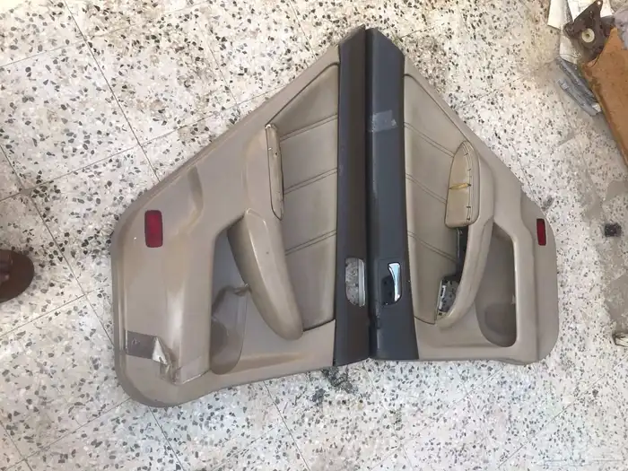 للبيع مكينة لحام وقطع اكورد ابواب ومسجل وتندة سقف 3