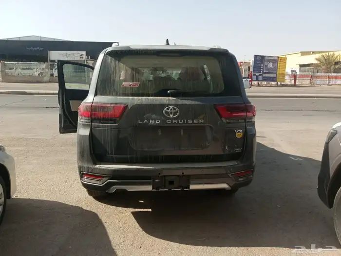 تويوتا لاند كروزر جكسار VX هايبرد 2