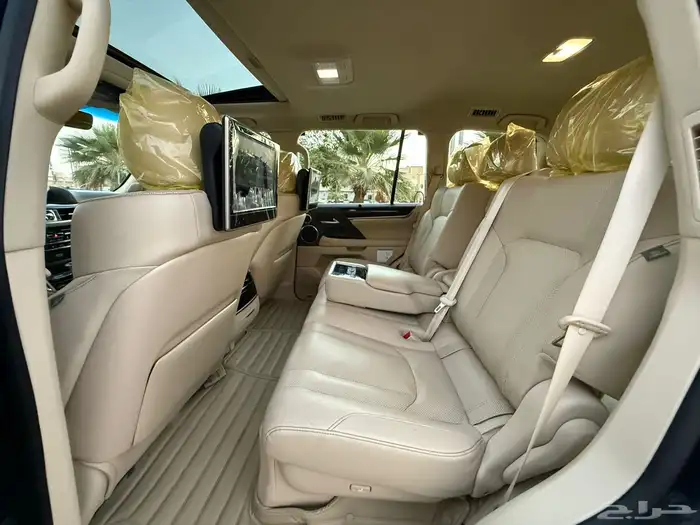 جيب لكزس LX570 فل كامل 2019 سعودي 35