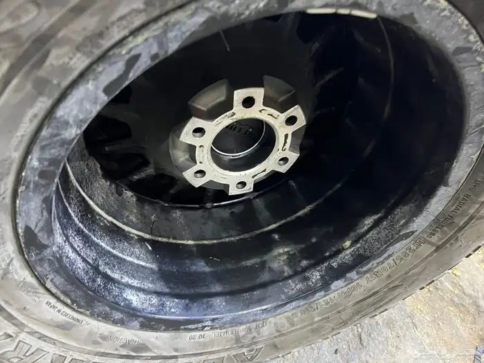 جنوط ميثود فرد f150 6 مسمارمع كفرات بلاك بير مقاس 285 70 17 6