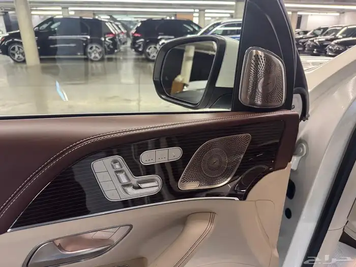 للبيع مرسيدس GLC600 مايباخ موديل 2023 وارد كندا 10