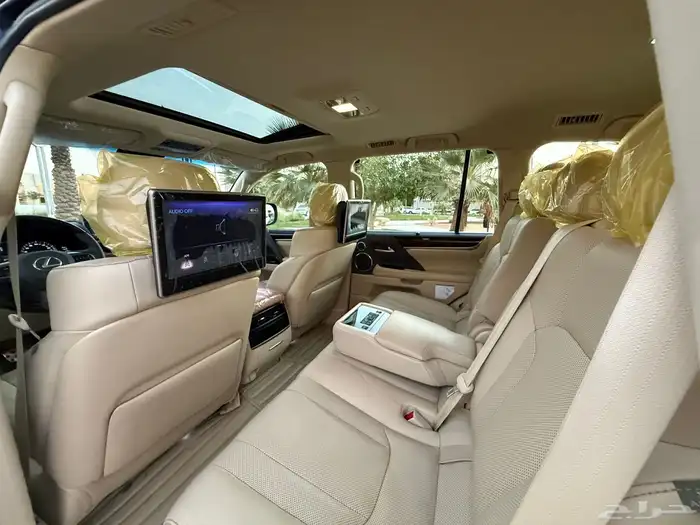 جيب لكزس LX570 فل كامل 2019 سعودي 30