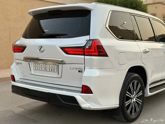 لكزس LX 570 سبورت موديل 2021 19