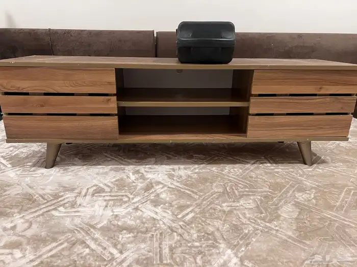 طاولة شاشه مساحه 160 و شنطة اوزان حديد 0