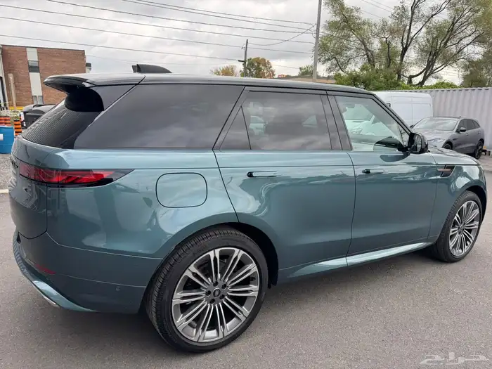 للبيع رانج روفر سبورت 2025 فئه HSE فل كامل اصفار وارد كندا 3