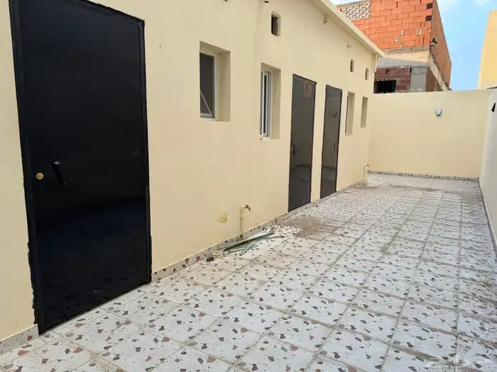 معرض للإيجار 7