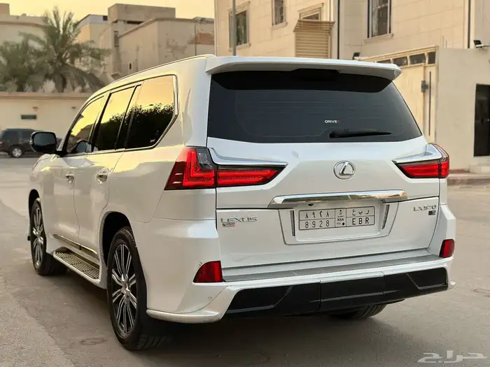 لكزس LX 570 سبورت موديل 2021 1