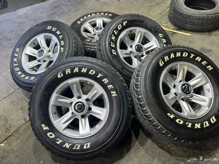 جنوط فتك صيني مع كفرات دنلوب وكاله مقاس 275 70 16 12