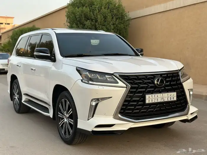 لكزس LX 570 سبورت موديل 2021 23