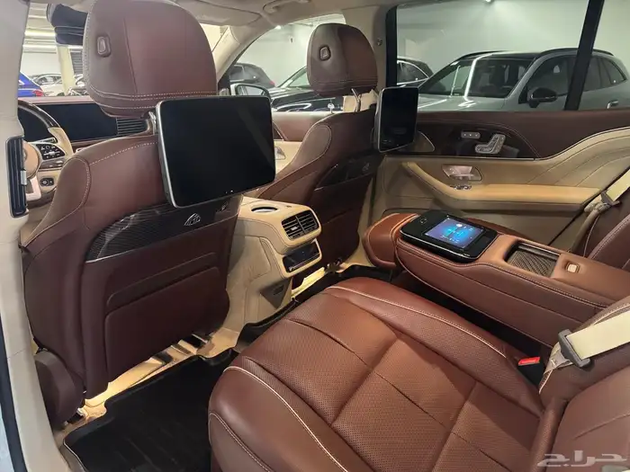 للبيع مرسيدس GLC600 مايباخ موديل 2023 وارد كندا 5