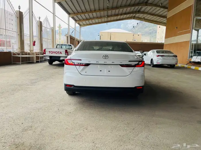 تويوتا كامري - بنزين - استاندر - 2025 1
