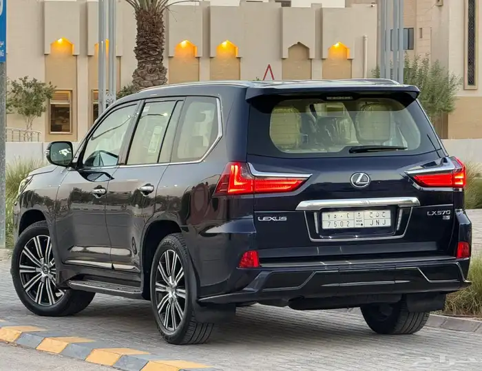 جيب لكزس LX570 فل كامل 2019 سعودي 11