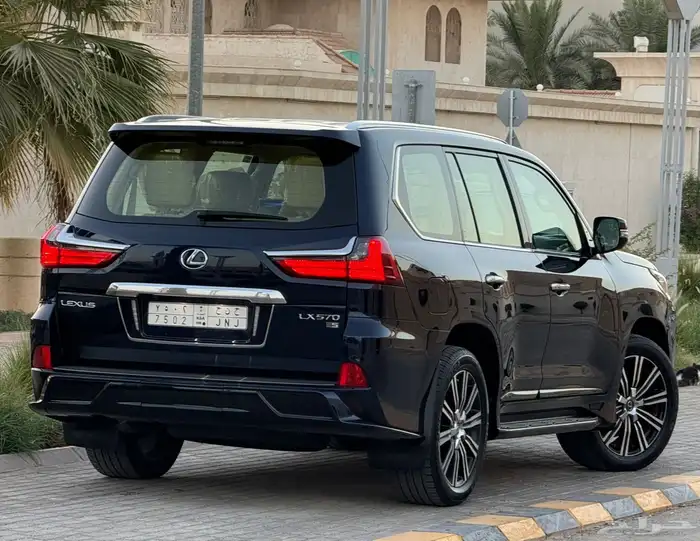 جيب لكزس LX570 فل كامل 2019 سعودي 13