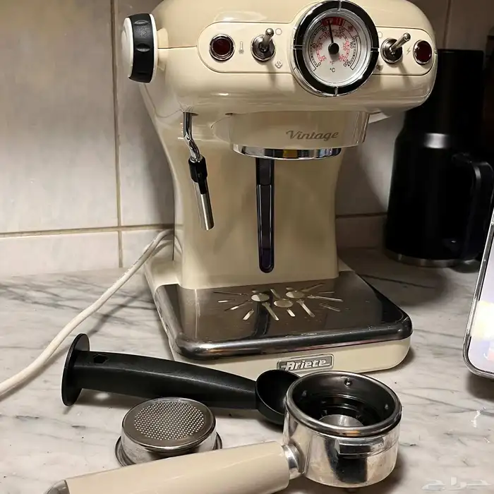 للبيع مكينة اريتي اسبريسو شغال بس الاسبريسو يبغاله تنظيف 2