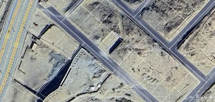 أرض بمخطط الشروق (النسيم )900م 0