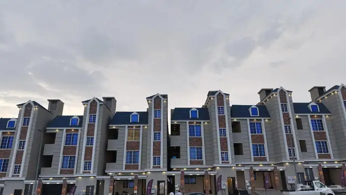 للبيع شقق ارضي بحوش وشقق علويه خميس مشيط أسعار تبدأ 520 الف 0